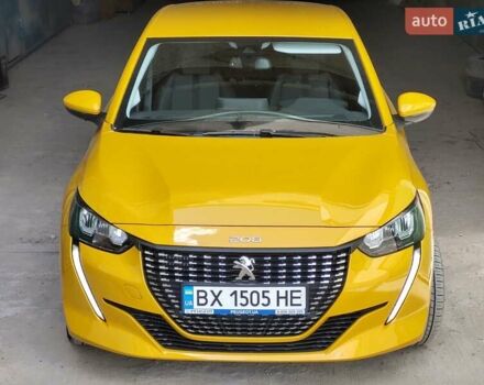 Желтый Пежо 208, объемом двигателя 1.2 л и пробегом 55 тыс. км за 16700 $, фото 1 на Automoto.ua