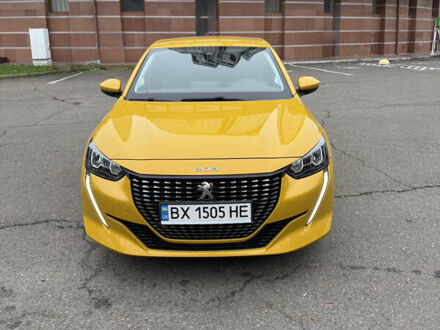 Желтый Пежо 208, объемом двигателя 1.2 л и пробегом 66 тыс. км за 16900 $, фото 1 на Automoto.ua