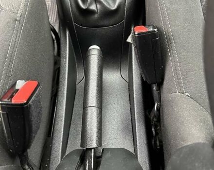 Серый Пежо 208, объемом двигателя 1.4 л и пробегом 192 тыс. км за 7200 $, фото 7 на Automoto.ua