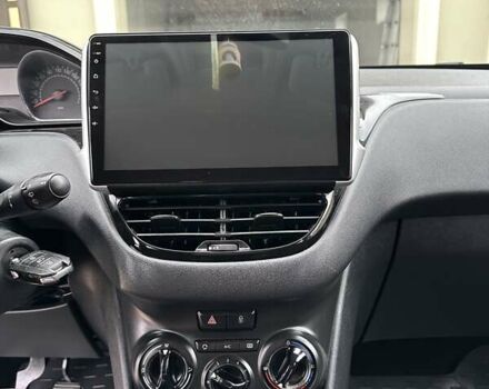 Серый Пежо 208, объемом двигателя 1.4 л и пробегом 192 тыс. км за 7200 $, фото 5 на Automoto.ua