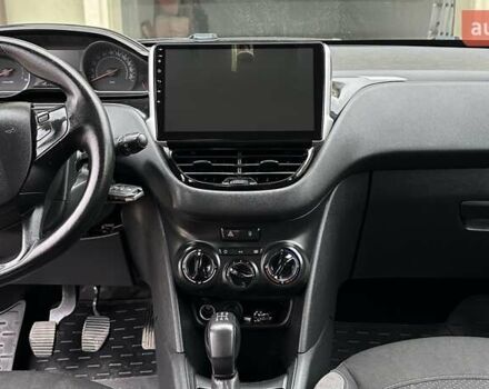Серый Пежо 208, объемом двигателя 1.4 л и пробегом 192 тыс. км за 7200 $, фото 4 на Automoto.ua