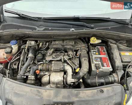 Сірий Пежо 208, об'ємом двигуна 1.4 л та пробігом 246 тис. км за 8000 $, фото 13 на Automoto.ua
