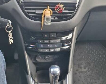 Сірий Пежо 208, об'ємом двигуна 1.6 л та пробігом 81 тис. км за 9900 $, фото 2 на Automoto.ua