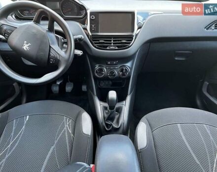 Сірий Пежо 208, об'ємом двигуна 1.2 л та пробігом 44 тис. км за 7200 $, фото 2 на Automoto.ua