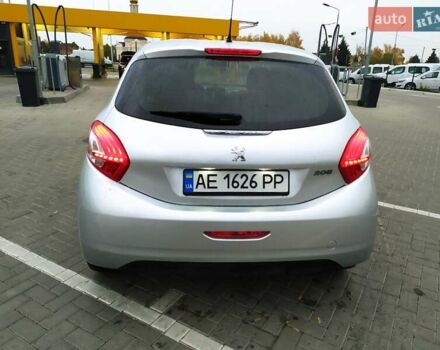 Пежо 208 2013 в Днепре (Днепропетровске) на Automoto.ua Серый Пежо 208, объемом двигателя 1.2 л и пробегом 175 тыс. км за 6200 $, фото 3 на Automoto.ua
