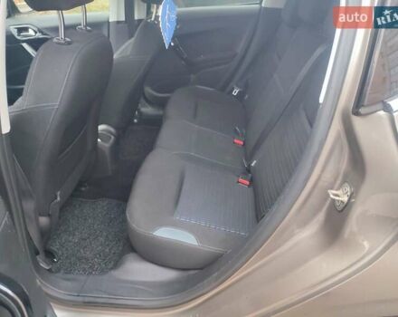 Серый Пежо 208, объемом двигателя 1.57 л и пробегом 190 тыс. км за 7700 $, фото 7 на Automoto.ua