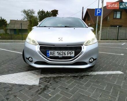 Пежо 208 2013 в Днепре (Днепропетровске) на Automoto.ua Серый Пежо 208, объемом двигателя 1.2 л и пробегом 175 тыс. км за 6200 $, фото 10 на Automoto.ua