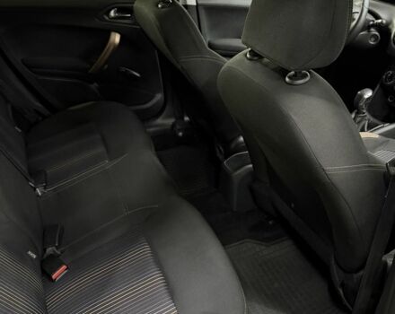 Серый Пежо 208, объемом двигателя 1.4 л и пробегом 258 тыс. км за 6700 $, фото 5 на Automoto.ua