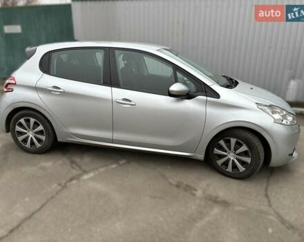 Сірий Пежо 208, об'ємом двигуна 1.4 л та пробігом 246 тис. км за 8000 $, фото 2 на Automoto.ua
