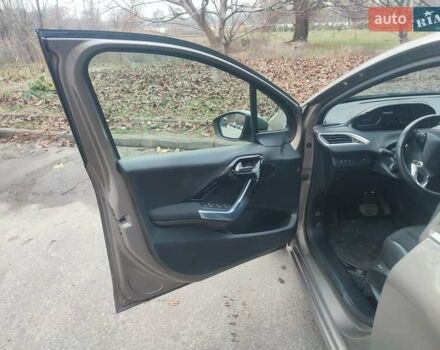 Серый Пежо 208, объемом двигателя 1.57 л и пробегом 190 тыс. км за 7700 $, фото 8 на Automoto.ua