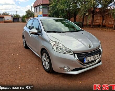 Сірий Пежо 208, об'ємом двигуна 1.2 л та пробігом 73 тис. км за 7500 $, фото 5 на Automoto.ua