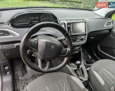 Серый Пежо 208, объемом двигателя 1.6 л и пробегом 219 тыс. км за 7800 $, фото 3 на Automoto.ua