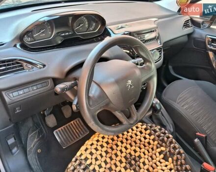 Серый Пежо 208, объемом двигателя 1.56 л и пробегом 159 тыс. км за 8200 $, фото 7 на Automoto.ua