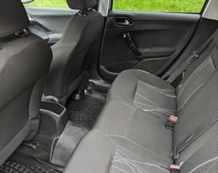 Серый Пежо 208, объемом двигателя 1.6 л и пробегом 219 тыс. км за 7800 $, фото 5 на Automoto.ua