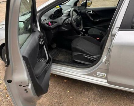 Серый Пежо 208, объемом двигателя 1.2 л и пробегом 172 тыс. км за 8700 $, фото 13 на Automoto.ua