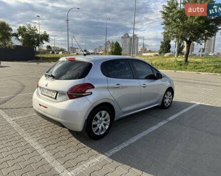 Сірий Пежо 208, об'ємом двигуна 1.2 л та пробігом 119 тис. км за 8500 $, фото 5 на Automoto.ua