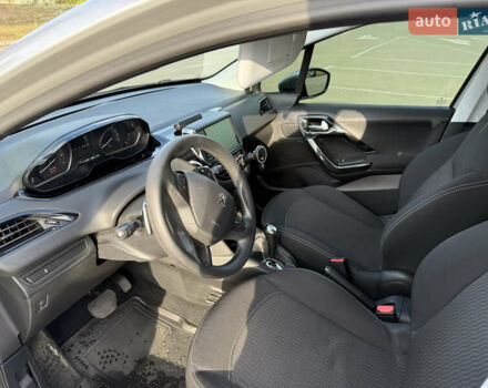 Сірий Пежо 208, об'ємом двигуна 1.2 л та пробігом 119 тис. км за 8500 $, фото 10 на Automoto.ua