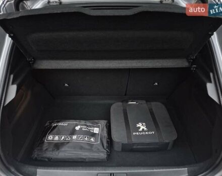 Сірий Пежо 208, об'ємом двигуна 0 л та пробігом 110 тис. км за 15107 $, фото 19 на Automoto.ua
