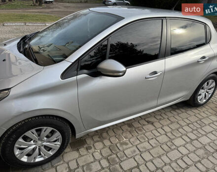 Сірий Пежо 208, об'ємом двигуна 1.4 л та пробігом 197 тис. км за 6000 $, фото 1 на Automoto.ua