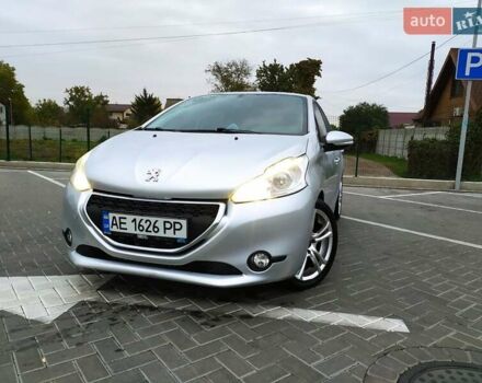 Пежо 208 2013 в Днепре (Днепропетровске) на Automoto.ua Серый Пежо 208, объемом двигателя 1.2 л и пробегом 175 тыс. км за 6200 $, фото 1 на Automoto.ua
