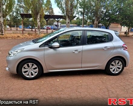 Серый Пежо 208, объемом двигателя 1.2 л и пробегом 73 тыс. км за 7500 $, фото 1 на Automoto.ua