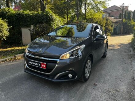 Серый Пежо 208, объемом двигателя 1.2 л и пробегом 59 тыс. км за 10990 $, фото 1 на Automoto.ua