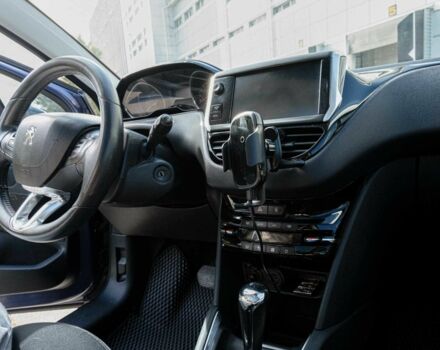 Синій Пежо 208, об'ємом двигуна 1.6 л та пробігом 134 тис. км за 7400 $, фото 8 на Automoto.ua
