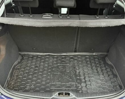 Синій Пежо 208, об'ємом двигуна 1.2 л та пробігом 120 тис. км за 8800 $, фото 7 на Automoto.ua