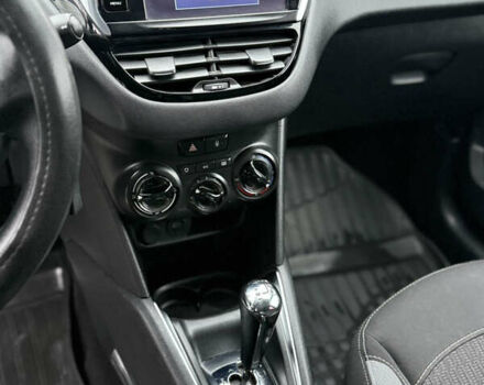 Синій Пежо 208, об'ємом двигуна 1.2 л та пробігом 120 тис. км за 8800 $, фото 9 на Automoto.ua