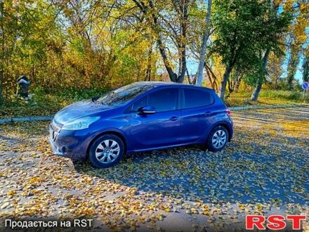 Синий Пежо 208, объемом двигателя 1.2 л и пробегом 206 тыс. км за 6000 $, фото 1 на Automoto.ua