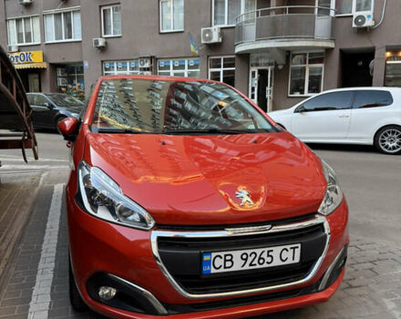Оранжевый Пежо 208, объемом двигателя 1.2 л и пробегом 67 тыс. км за 9000 $, фото 1 на Automoto.ua