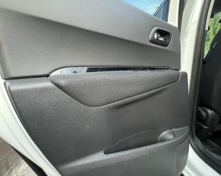 Белый Пежо 3008, объемом двигателя 1.6 л и пробегом 95 тыс. км за 11800 $, фото 14 на Automoto.ua