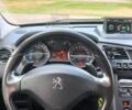 Белый Пежо 3008, объемом двигателя 2 л и пробегом 206 тыс. км за 11000 $, фото 4 на Automoto.ua