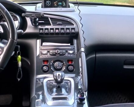 Белый Пежо 3008, объемом двигателя 2 л и пробегом 206 тыс. км за 11000 $, фото 5 на Automoto.ua