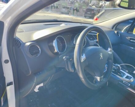 Белый Пежо 3008, объемом двигателя 2 л и пробегом 190 тыс. км за 11000 $, фото 14 на Automoto.ua