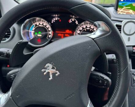 Белый Пежо 3008, объемом двигателя 2 л и пробегом 223 тыс. км за 12800 $, фото 12 на Automoto.ua