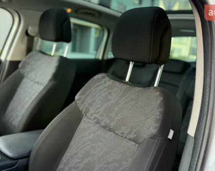 Белый Пежо 3008, объемом двигателя 2 л и пробегом 213 тыс. км за 8950 $, фото 30 на Automoto.ua