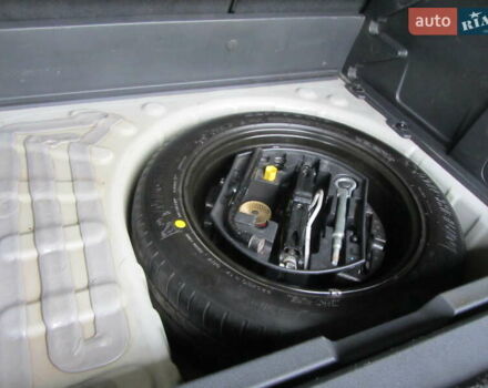 Белый Пежо 3008, объемом двигателя 1.6 л и пробегом 227 тыс. км за 8900 $, фото 5 на Automoto.ua