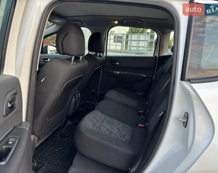 Пежо 3008 2010 в Черкассах на Automoto.ua Белый Пежо 3008, объемом двигателя 1.6 л и пробегом 169 тыс. км за 7950 $, фото 15 на Automoto.ua