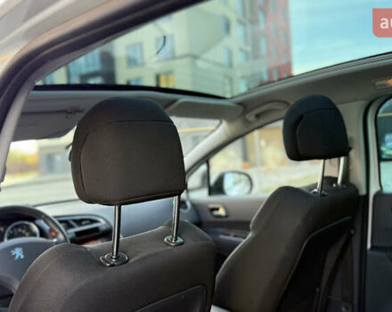 Белый Пежо 3008, объемом двигателя 2 л и пробегом 213 тыс. км за 8950 $, фото 35 на Automoto.ua