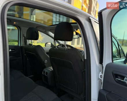 Белый Пежо 3008, объемом двигателя 2 л и пробегом 213 тыс. км за 8950 $, фото 41 на Automoto.ua