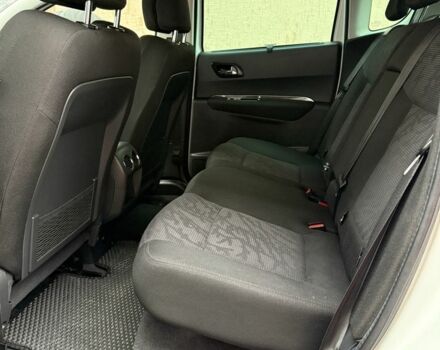 Белый Пежо 3008, объемом двигателя 1.6 л и пробегом 260 тыс. км за 8500 $, фото 7 на Automoto.ua