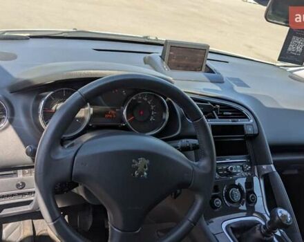 Белый Пежо 3008, объемом двигателя 2 л и пробегом 224 тыс. км за 10500 $, фото 36 на Automoto.ua