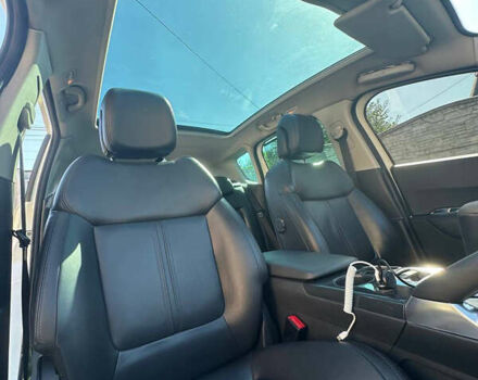 Белый Пежо 3008, объемом двигателя 1.56 л и пробегом 223 тыс. км за 9400 $, фото 5 на Automoto.ua