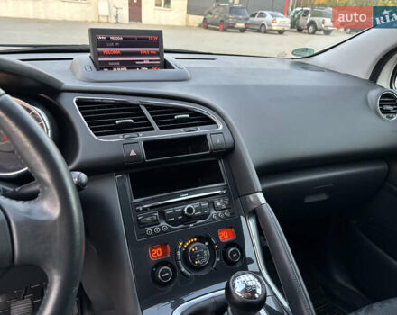 Пежо 3008 2010 в Черкассах на Automoto.ua Белый Пежо 3008, объемом двигателя 1.6 л и пробегом 169 тыс. км за 7950 $, фото 17 на Automoto.ua