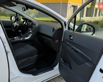 Белый Пежо 3008, объемом двигателя 2 л и пробегом 213 тыс. км за 8950 $, фото 36 на Automoto.ua