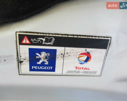 Белый Пежо 3008, объемом двигателя 1.6 л и пробегом 227 тыс. км за 8900 $, фото 28 на Automoto.ua