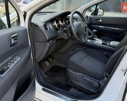 Белый Пежо 3008, объемом двигателя 2 л и пробегом 213 тыс. км за 8950 $, фото 26 на Automoto.ua