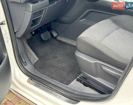 Білий Пежо 3008, об'ємом двигуна 1.6 л та пробігом 181 тис. км за 8650 $, фото 23 на Automoto.ua