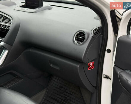 Білий Пежо 3008, об'ємом двигуна 1.6 л та пробігом 230 тис. км за 6900 $, фото 59 на Automoto.ua